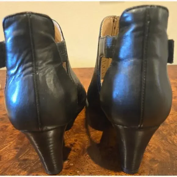 Adrienne Vittadini Black Leather Wedge Sandals Size 8 - Gently Used - Picture 4 of 7